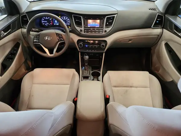 KM8J3CA44HU569741 2017 HYUNDAI TUCSON - Image 8