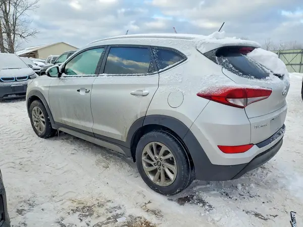 KM8J3CA44HU585616 2017 HYUNDAI TUCSON - Image 2