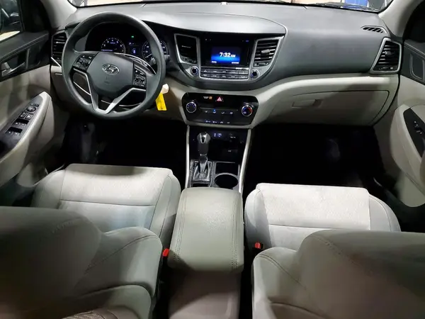 KM8J3CA44HU587754 2017 HYUNDAI TUCSON - Image 8