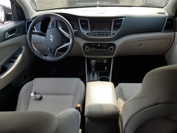 KM8J3CA44HU588726 2017 HYUNDAI TUCSON - Image 8