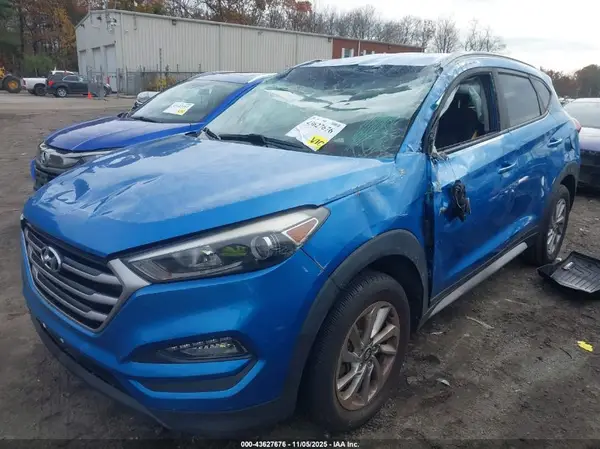 KM8J3CA44JU598758 2018 HYUNDAI TUCSON - Image 2