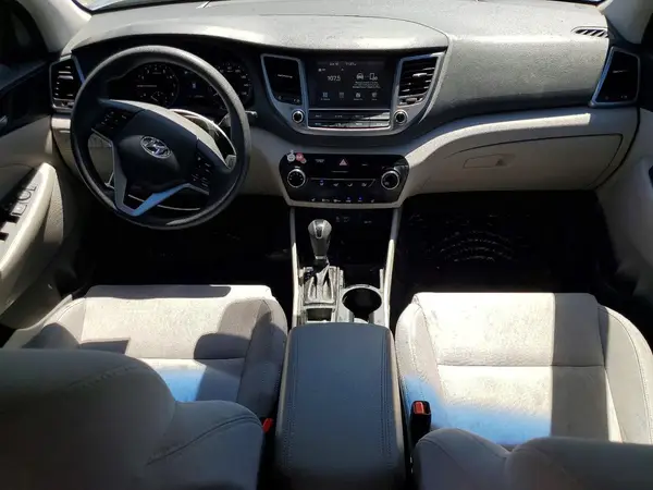 KM8J3CA44JU606941 2018 HYUNDAI TUCSON - Image 8