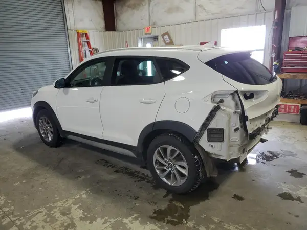 KM8J3CA44JU609676 2018 HYUNDAI TUCSON - Image 2