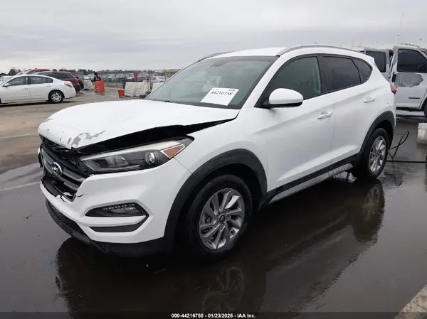 KM8J3CA44JU613386 2018 HYUNDAI TUCSON - Image 2