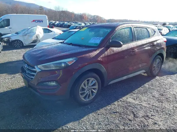 KM8J3CA44JU613680 2018 HYUNDAI TUCSON - Image 2
