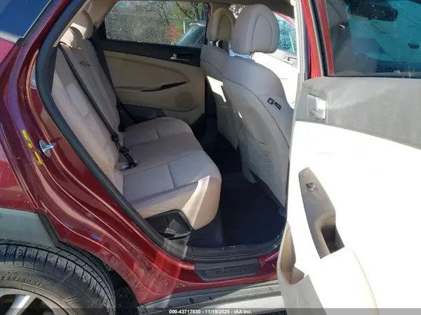KM8J3CA44JU613680 2018 HYUNDAI TUCSON - Image 8