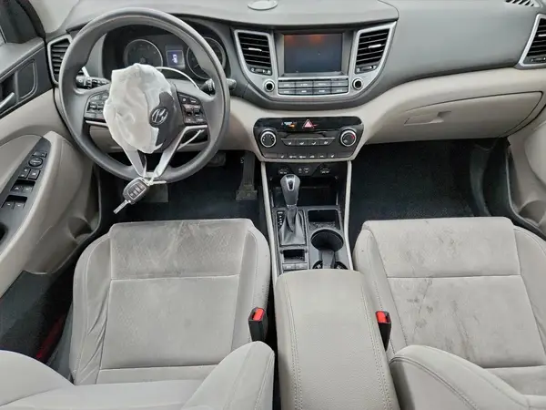 KM8J3CA44JU618412 2018 HYUNDAI TUCSON - Image 8