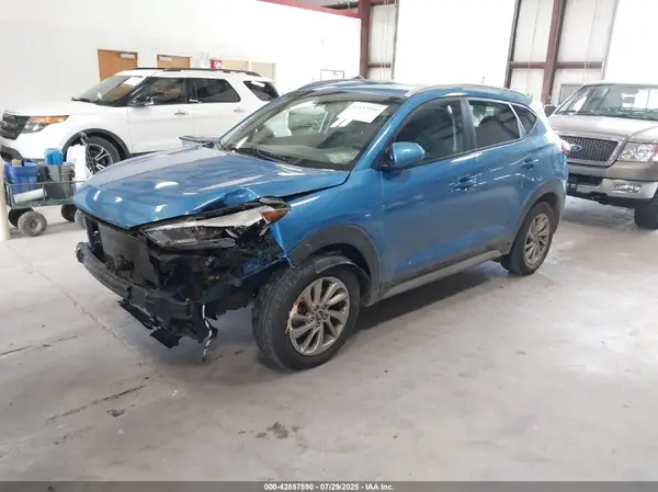KM8J3CA44JU640443 2018 HYUNDAI TUCSON - Image 2
