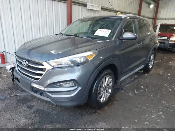 KM8J3CA44JU644475 2018 HYUNDAI TUCSON - Image 2