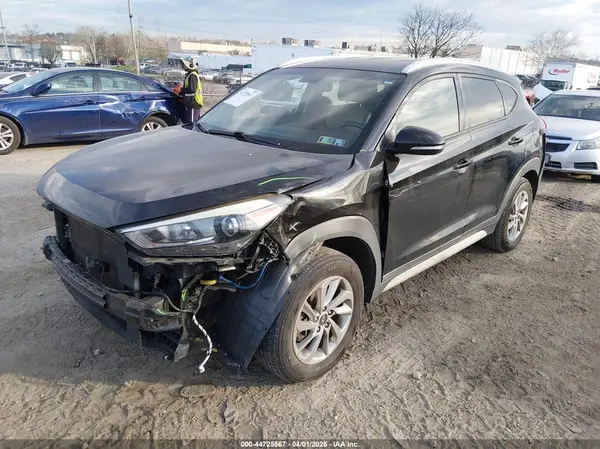 KM8J3CA44JU646419 2018 HYUNDAI TUCSON - Image 2