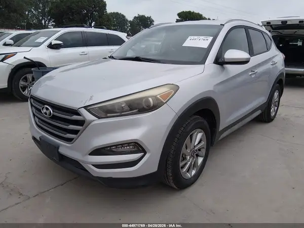 KM8J3CA44JU648297 2018 HYUNDAI TUCSON - Image 2