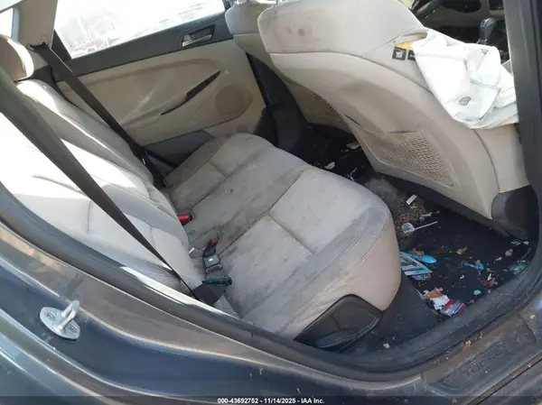 KM8J3CA44JU660868 2018 HYUNDAI TUCSON - Image 8