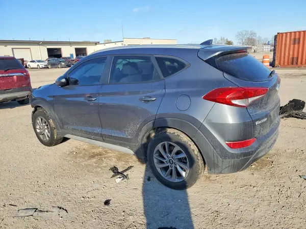 KM8J3CA44JU660885 2018 HYUNDAI TUCSON - Image 2