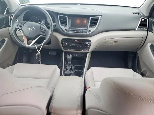 KM8J3CA44JU671417 2018 HYUNDAI TUCSON - Image 8