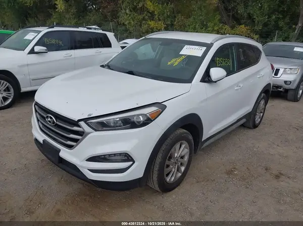 KM8J3CA44JU674527 2018 HYUNDAI TUCSON - Image 2