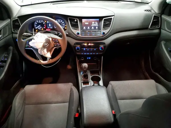 KM8J3CA44JU676553 2018 HYUNDAI TUCSON - Image 8