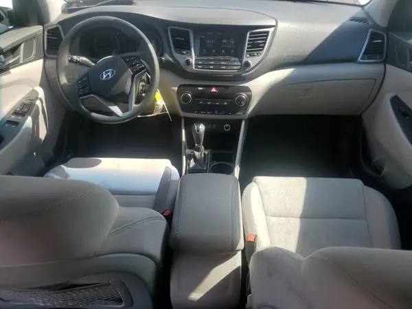 KM8J3CA44JU677492 2018 HYUNDAI TUCSON - Image 8