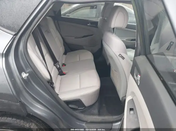 KM8J3CA44JU678559 2018 HYUNDAI TUCSON - Image 8