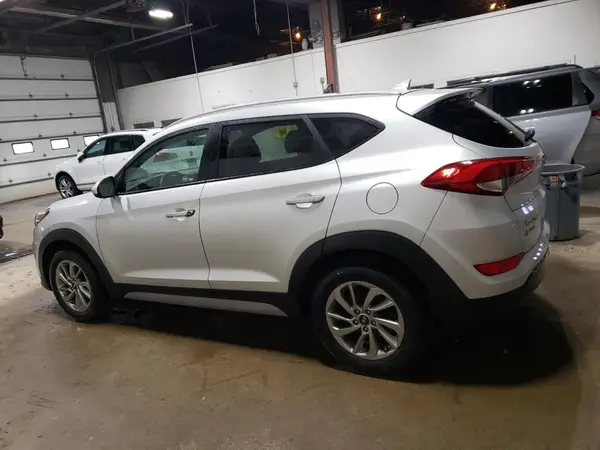 KM8J3CA44JU682109 2018 HYUNDAI TUCSON - Image 2
