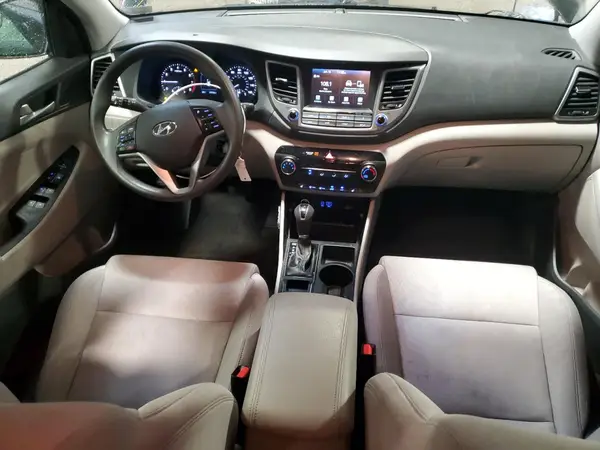 KM8J3CA44JU690596 2018 HYUNDAI TUCSON - Image 8
