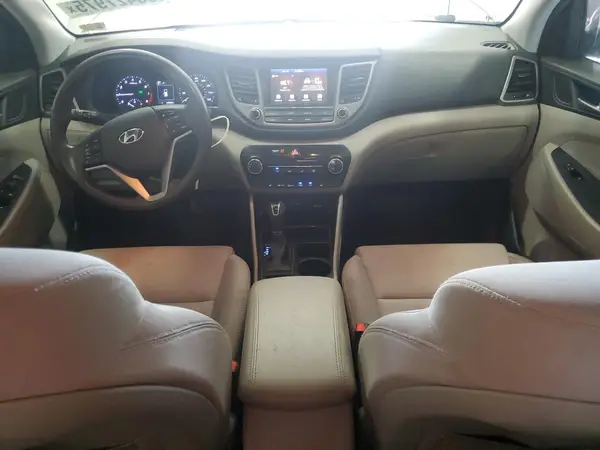 KM8J3CA44JU693272 2018 HYUNDAI TUCSON - Image 8