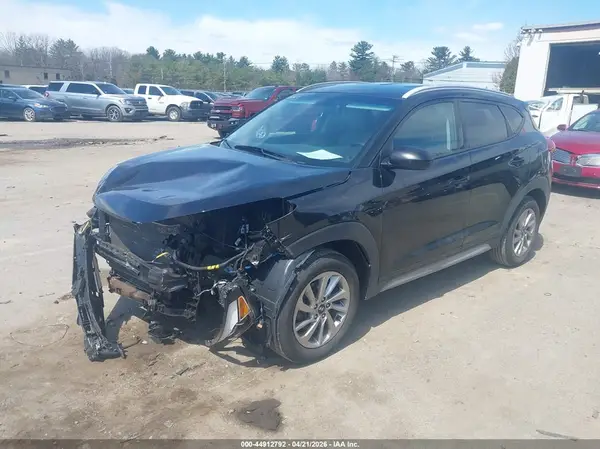 KM8J3CA44JU695801 2018 HYUNDAI TUCSON - Image 2
