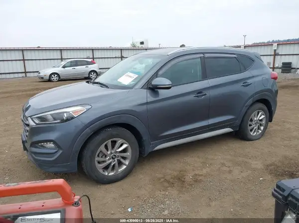 KM8J3CA44JU704304 2018 HYUNDAI TUCSON - Image 2