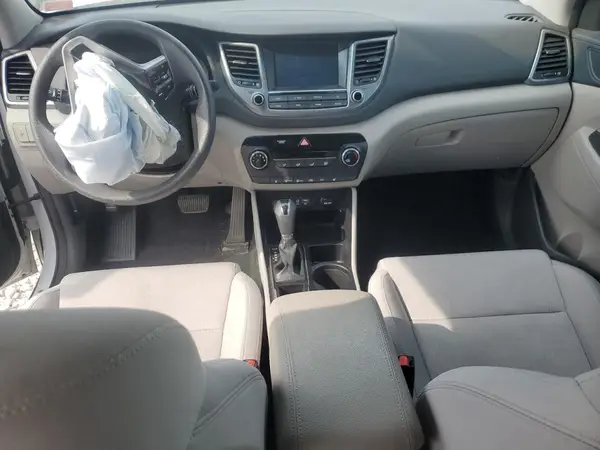 KM8J3CA44JU708241 2018 HYUNDAI TUCSON - Image 8