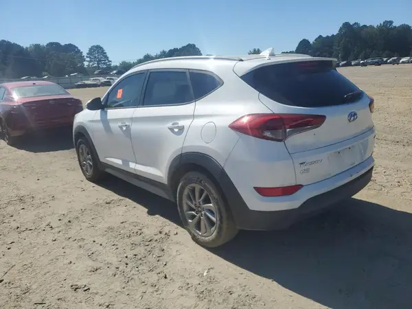 KM8J3CA44JU712564 2018 HYUNDAI TUCSON - Image 2