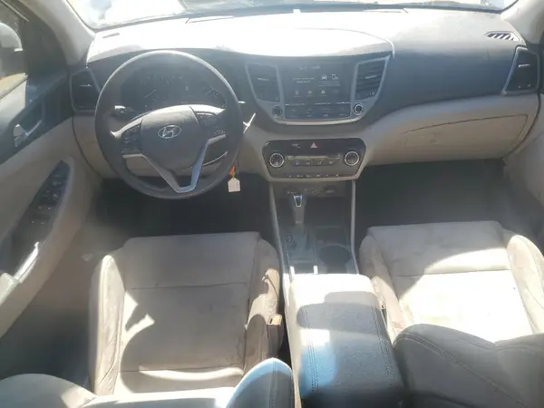 KM8J3CA44JU712564 2018 HYUNDAI TUCSON - Image 8
