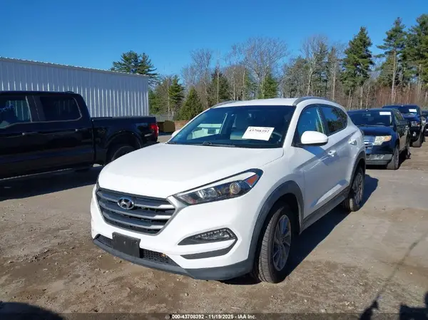 KM8J3CA44JU713553 2018 HYUNDAI TUCSON - Image 2
