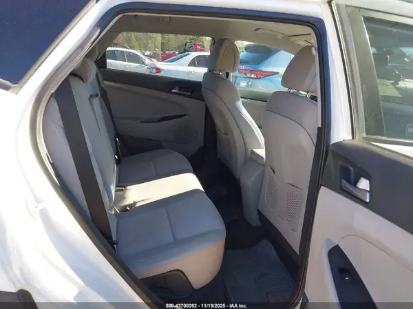 KM8J3CA44JU713553 2018 HYUNDAI TUCSON - Image 8