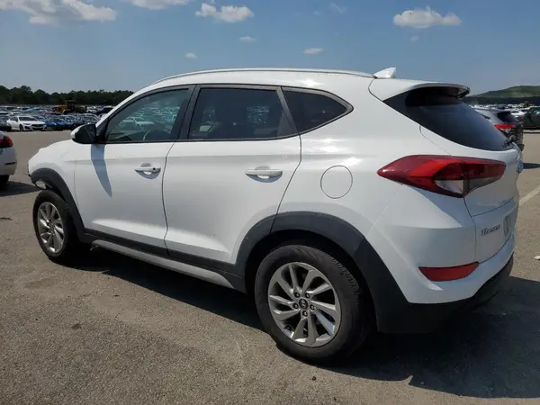 KM8J3CA44JU714797 2018 HYUNDAI TUCSON - Image 2