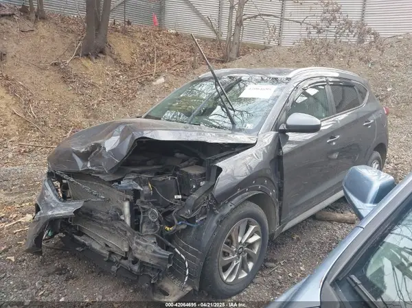 KM8J3CA44JU716548 2018 HYUNDAI TUCSON - Image 2