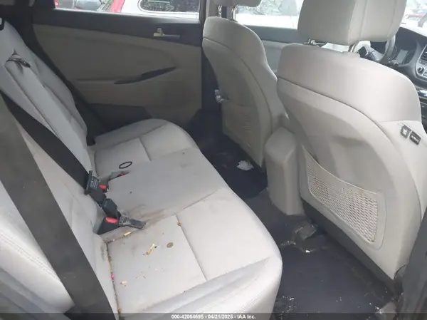 KM8J3CA44JU716548 2018 HYUNDAI TUCSON - Image 8