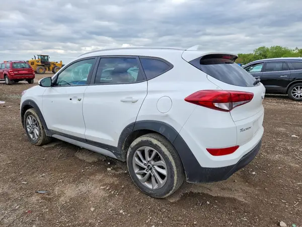 KM8J3CA44JU721250 2018 HYUNDAI TUCSON - Image 2