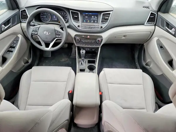 KM8J3CA44JU721250 2018 HYUNDAI TUCSON - Image 8