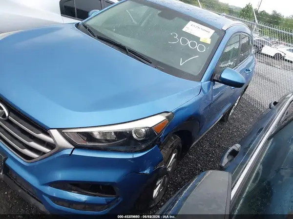KM8J3CA44JU729977 2018 HYUNDAI TUCSON - Image 2
