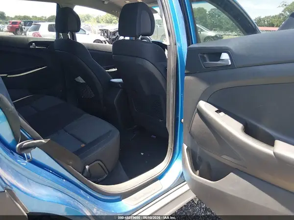 KM8J3CA44JU729977 2018 HYUNDAI TUCSON - Image 8