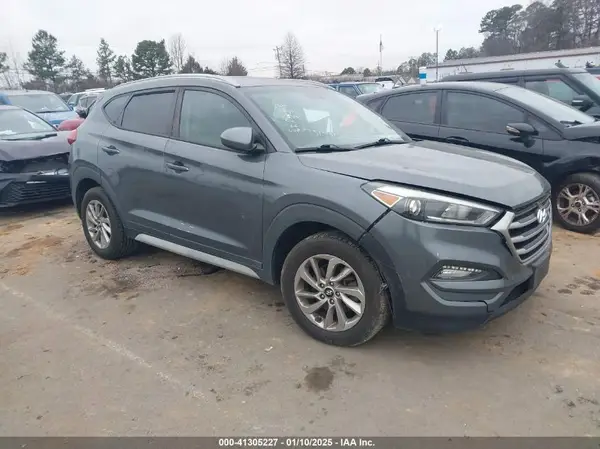 KM8J3CA44JU731731 2018 HYUNDAI TUCSON - Image 1