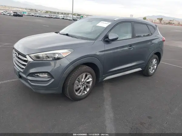 KM8J3CA44JU735889 2018 HYUNDAI TUCSON - Image 2