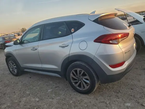 KM8J3CA44JU736380 2018 HYUNDAI TUCSON - Image 2