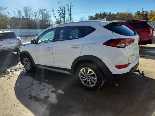 KM8J3CA44JU744740 2018 HYUNDAI TUCSON - Image 2