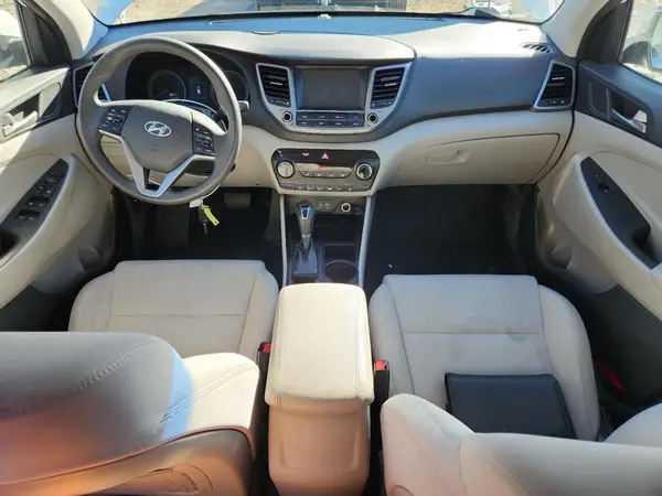 KM8J3CA44JU744740 2018 HYUNDAI TUCSON - Image 8