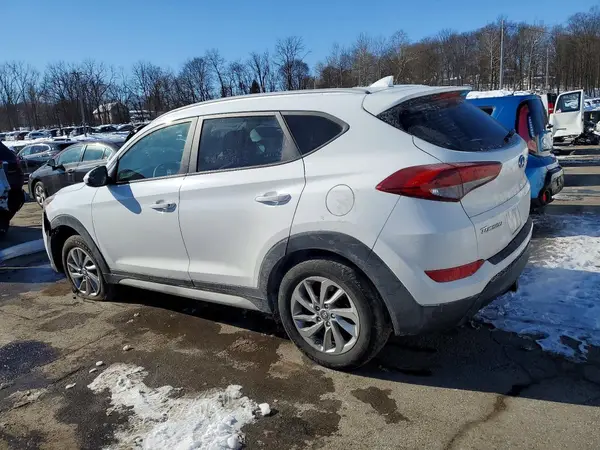 KM8J3CA44JU748397 2018 HYUNDAI TUCSON - Image 2