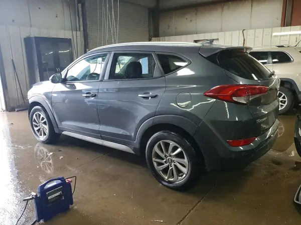 KM8J3CA44JU749386 2018 HYUNDAI TUCSON - Image 2