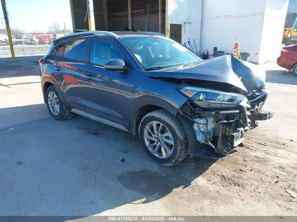 KM8J3CA44JU756791 2018 HYUNDAI TUCSON - Image 1