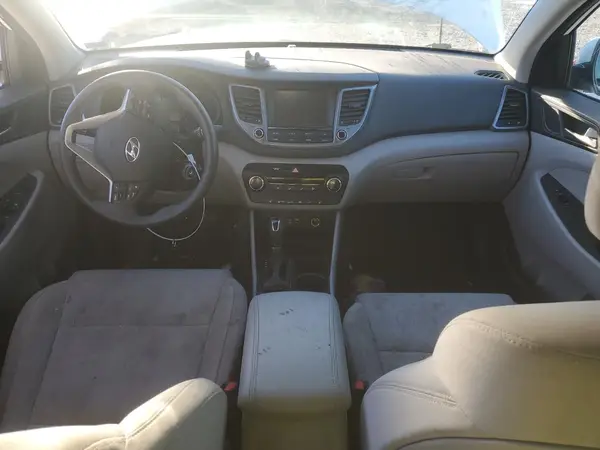 KM8J3CA44JU757195 2018 HYUNDAI TUCSON - Image 8