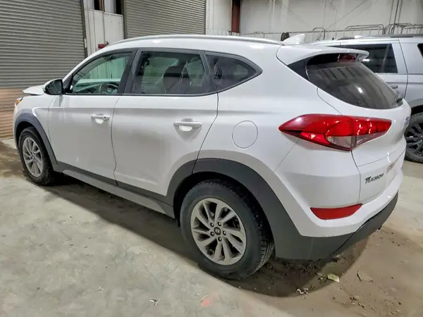 KM8J3CA44JU760663 2018 HYUNDAI TUCSON - Image 2