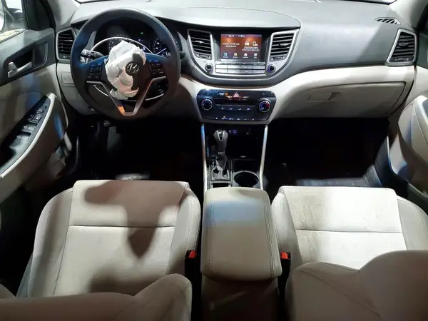 KM8J3CA44JU760663 2018 HYUNDAI TUCSON - Image 8